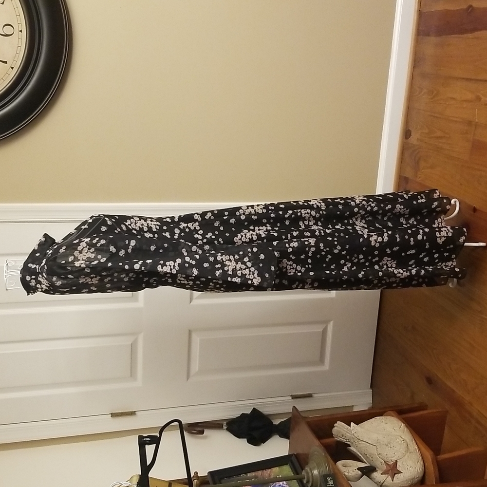 Gorgeous women's CAARA black floral dress - Picture 5 of 12